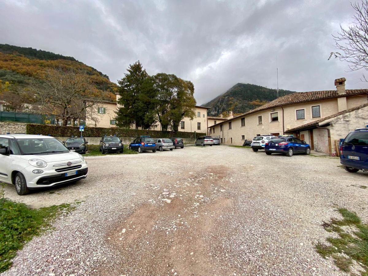 Red House Apartment Gubbio Luaran gambar
