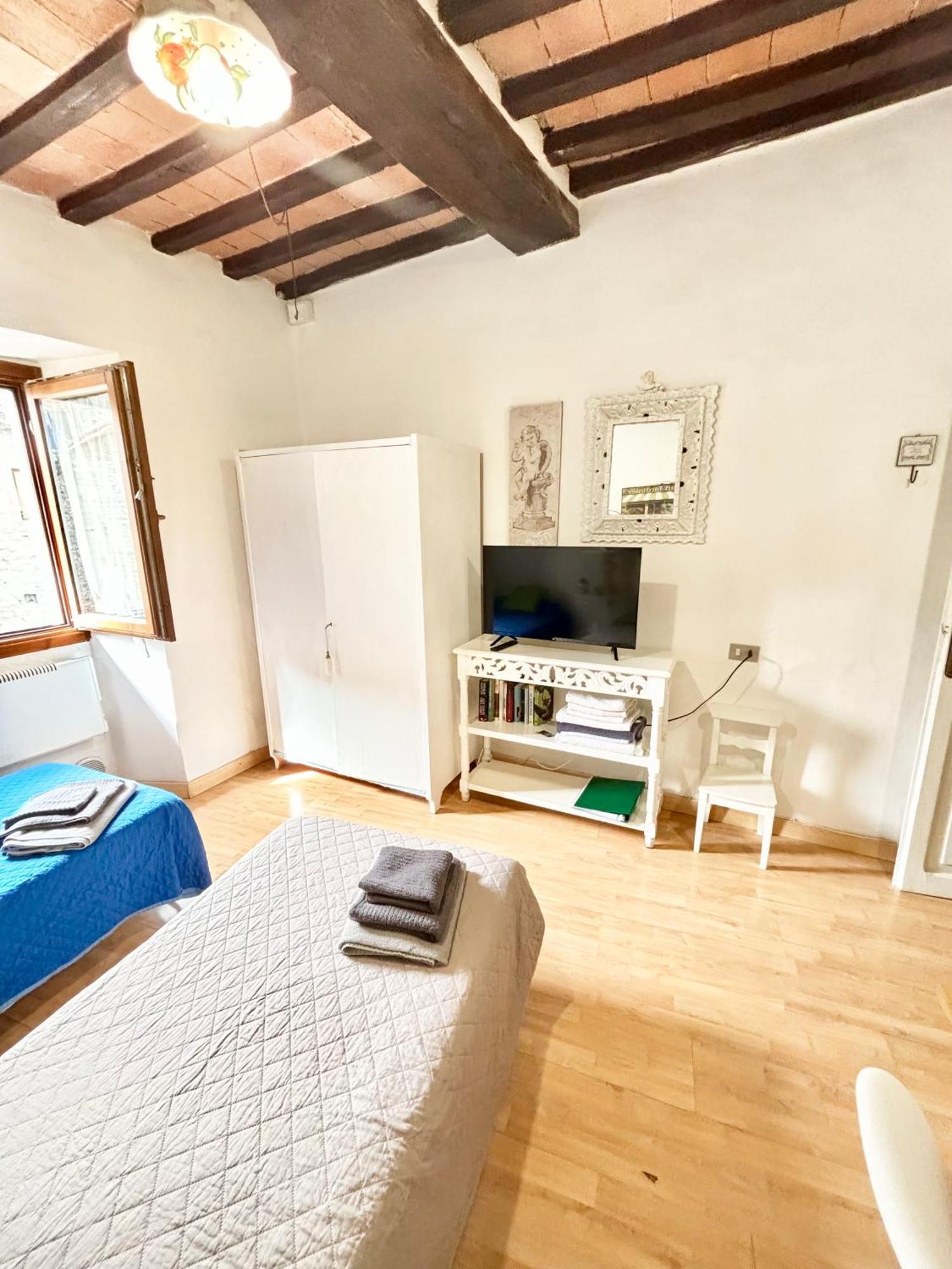 Red House Apartment Gubbio Luaran gambar