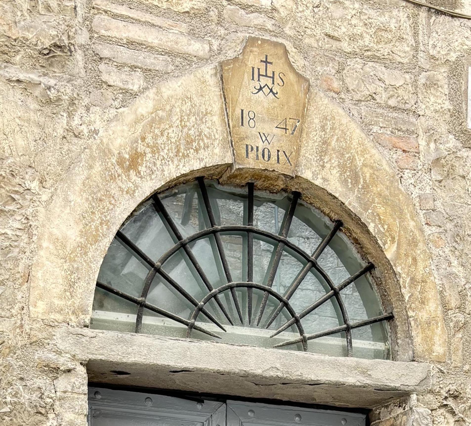 Red House Apartment Gubbio Luaran gambar