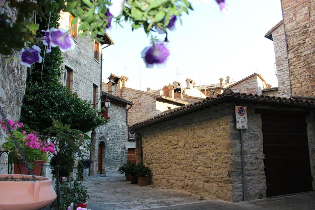 Red House Apartment Gubbio Luaran gambar