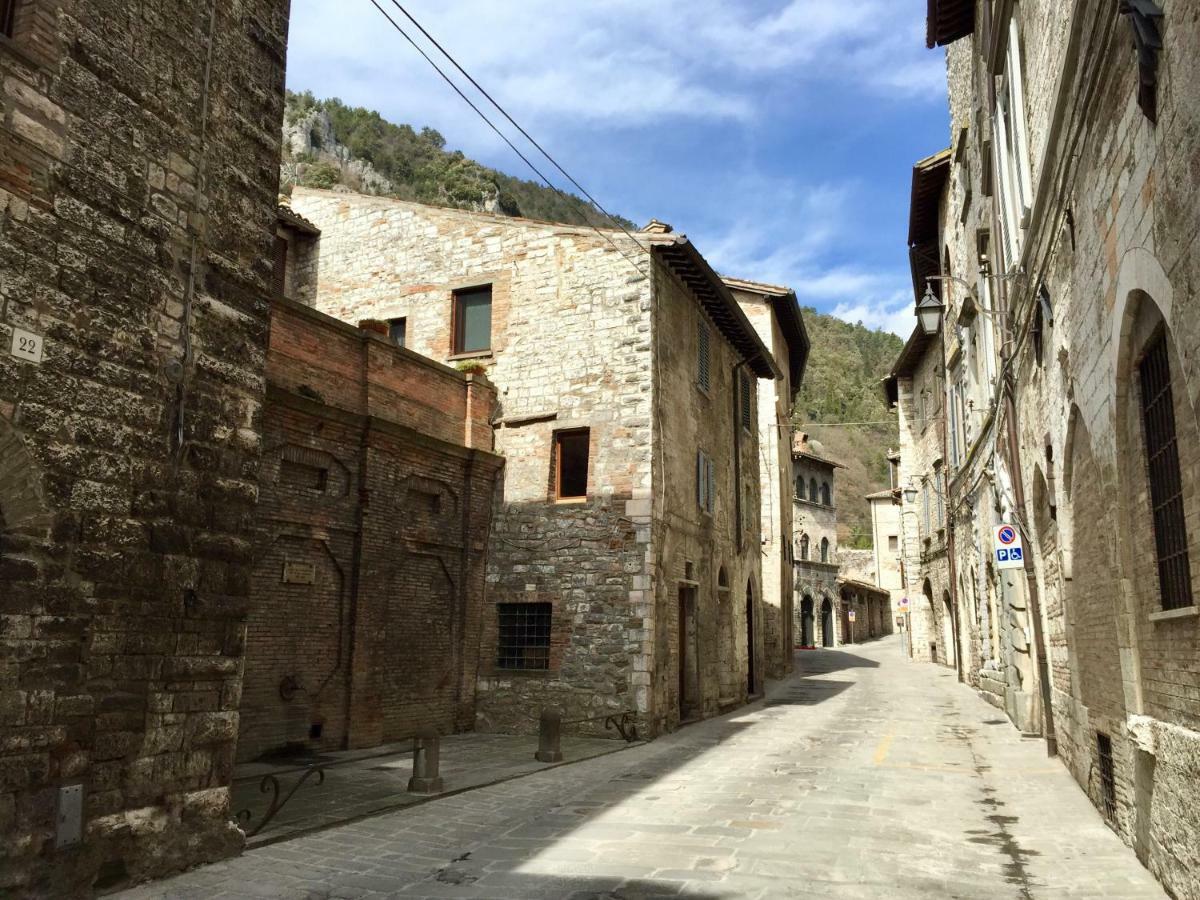 Red House Apartment Gubbio Luaran gambar