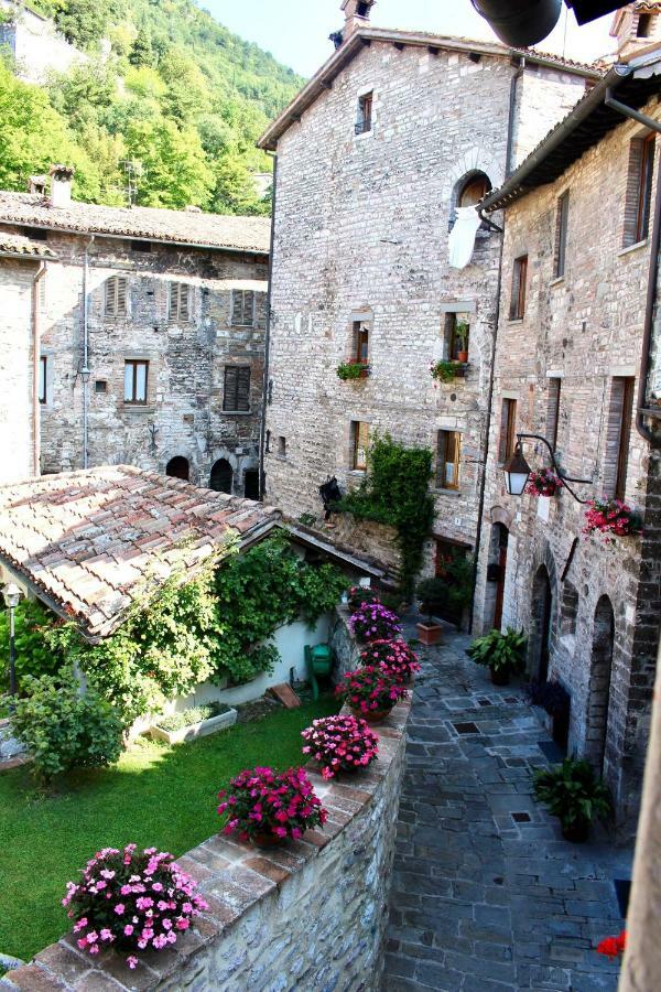 Red House Apartment Gubbio Luaran gambar