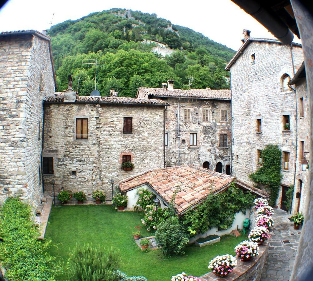Red House Apartment Gubbio Luaran gambar